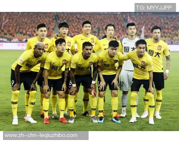 恒大与贵州恒丰激战正酣争夺中超积分榜关键胜利